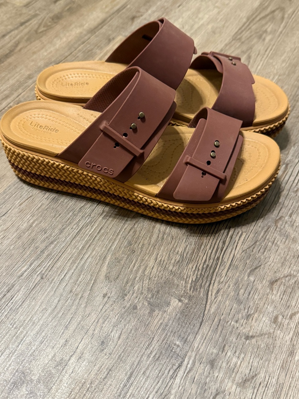 Crocs Woven Brooklyn Low Wedge